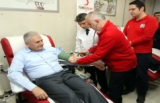 Başbakan Yıldırım'dan kan bağışı kampanyasına...