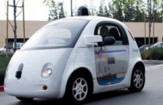 Google sürücüsüz aracı Waymo'yu tanıttı