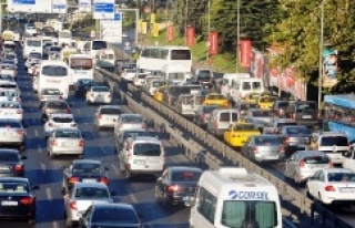 Ataşehir'de Pazar günü bazı yollar trafiğe...