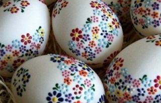Çocuklar hafta sonu yumurtaları renklendirecek