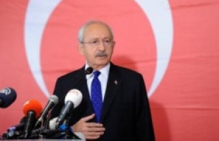 KEMAL KILIÇDAROĞLU, GERİ DÖNÜŞÜM İŞÇİLERİYLE...