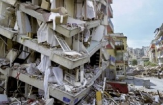 Son depremler, riskli bir coğrafyada yaşadığımızı...