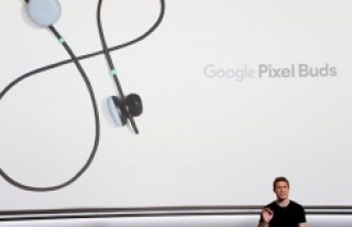 Google 40 dilde tercüme yapabilen kulaklıkları...