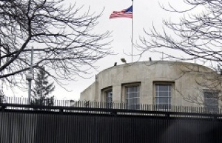 ABD Büyükelçiliği'ne ateş açıldı