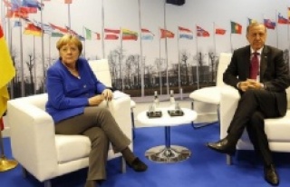 Merkel: Türkiye'nin acil yardıma ihtiyacı...