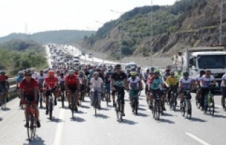 Bisikletle 3 Saatte 50 KM Yol Yaptı
