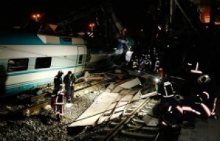 Ankara'da Yüksek Hızlı Tren kazası: 4 Ölü...
