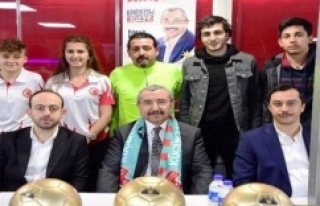 İsmail Erdem'den Ataşehirli Spor Kulüplerine...