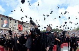 Koç Üniversitesi 25’inci Mezunlarını Verdi