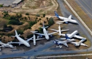 Atatürk Havalimanı'nda bırakılan uçaklar...