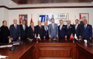 BERAT ALBAYRAK TİM’İ ZİYARET ETTİ