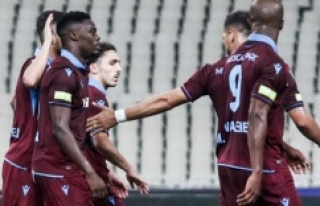 TRABZONSPOR, AEK takımını 3-1 yendi.