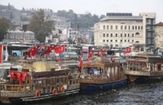 Eminönü'ndeki balık-ekmek tekneleriyle ilgili...