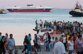 Kırım ile Türkiye arasında feribot seferleri yeniden...