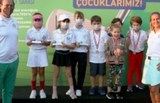 Ataşehir'de Golfçüler oynadı, çocuklar kazandı