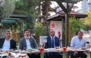 CHP Ataşehir, Muhtarlar ve Gazeteciler İle Buluştu