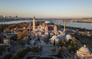İSTANBUL’A GELEN TURİST SAYISI YÜZDE 47,7 AZALDI