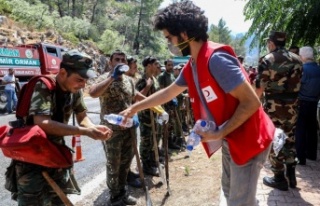 Azerbaycanlı Yangın Söndürme Ekibine Kızılay’dan...