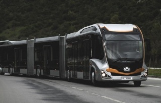 İETT 100 METROBÜS ARACI İLE ELEKTRİKLİ OTOBÜS...