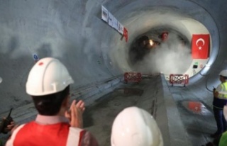 ÜMRANİYE-ATAŞEHİR-GÖZTEPE METROSU TÜM HIZIYLA...