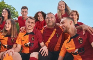 GALATASARAY 2022 – 2023 SEZON FORMALARINI TANITTI!