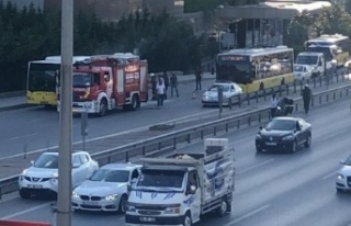 Ataşehir Yenisahara'da İETT otobüsü alevlere...