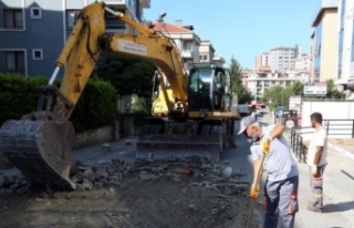 Ataşehir'de yol bakım ve onarım çalışmaları...