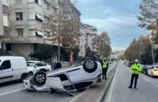 Ataşehir’de takla atan otomobildeki 2 kişi yaralandı