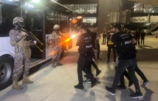  İNTERPOL KIRMIZI BÜLTENLE ARANAN 2 SUÇ MAKİNESİ...
