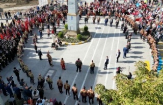 Cumhuriyetin 100. Yılında 100 Yaren Oynadı