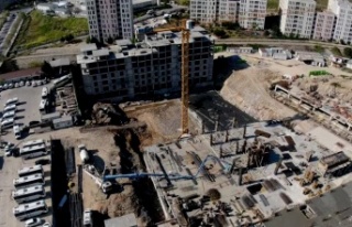 Ataşehir'de vinç devrildi! 1 kişi hayatını...