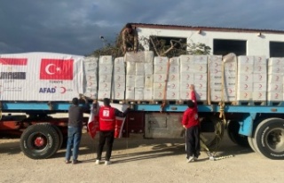 TÜRK KIZILAY YARDIMLARININ REFAH SINIR KAPISINDAN...