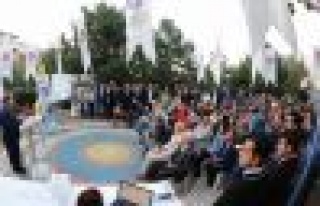 Ali Kılıç  Maltepe'yi dinliyor