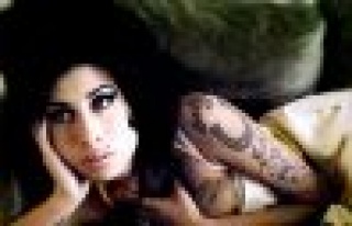 Amy Winehouse'un yeni albümü 24 saatte 70 bin sattı