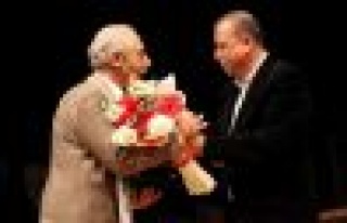 Ataşehir, 3. Tiyatro Festivali Genco Erkal ile “Perde”...