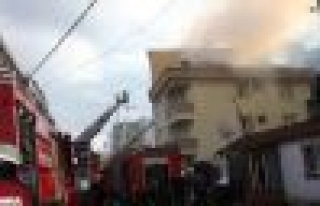 Ataşehir Barbaros Mahallesin'de korkutan yangın