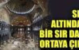 Ayasofya'da sıva altında bir sır daha; Nur Suresi...