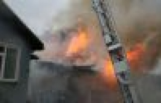 Beykoz’da Ahşap  ev yangında kül oldu