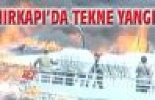 İstanbul Ahırkapı'da tekne yandı