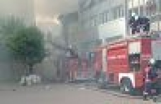 Kadıköy'de Korkutan Yangın