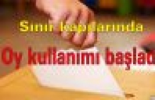 Sınır kapılarında oy kullanımı başladı