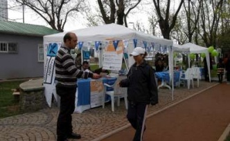 PARKLARDA SAĞLIK ŞENLİKLERİ BAŞLADI KOŞU ARASI  SAĞLIK TARAMASI