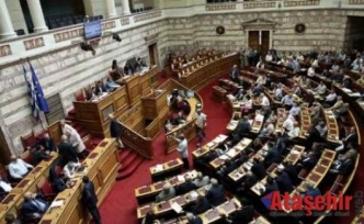 Atina'ya Cami Yunan Parlamentosundan geçti