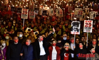 KADIKÖY CUMHURİYET İÇİN YÜRÜDÜ
