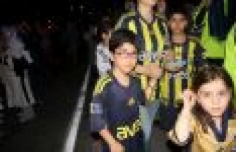 Fenerbahçe Manisasipor Bayan Seyircili Maç Fotolar
