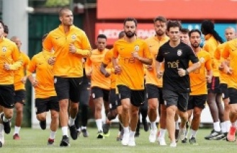 GALATASARAY TOPBAŞI YAPTI