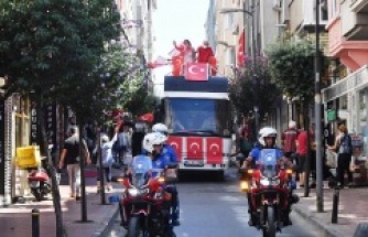 ŞİŞLİ BELEDİYESİ, 30 AĞUSTOS ZAFER BAYRAMI’NI KOMŞULARIYLA BİRLİKTE KUTLADI