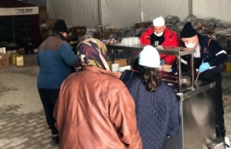 ATAŞEHİR BELEDİYESİ AFET BÖLGELERİNDE AŞEVİ KURUYOR