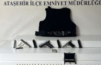 Ataşehir’de kaçak silah imalatı yapılan adreste top mermisi bulundu.