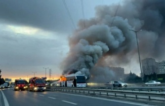 TEM Otoyolu'nda yolcu otobüsü alev alev yandı